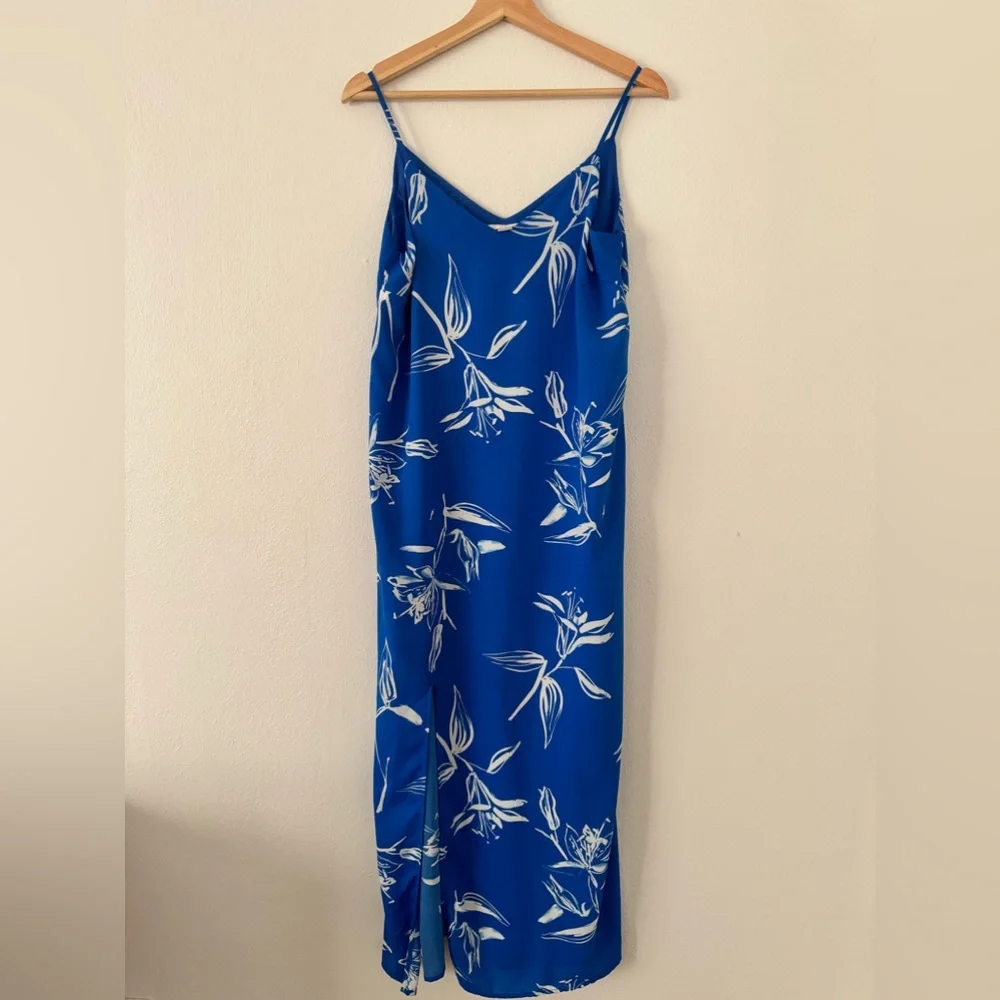 C&E FLORAL DRESS - Picture 1 of 4